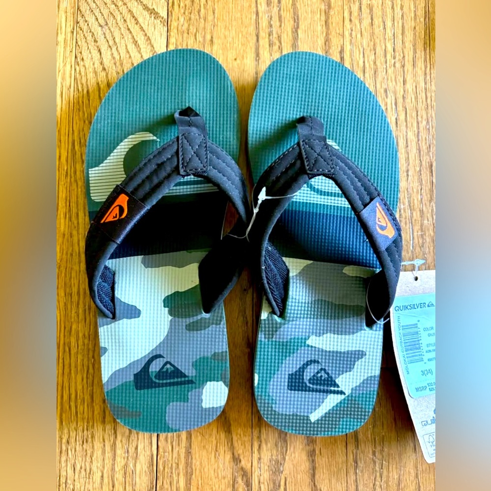 Quicksilver Kids Size 3 Flip Flops Thongs NEW